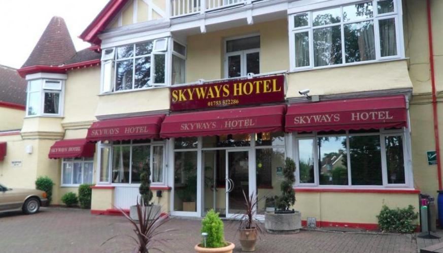 Skyways Hotel สลาว ภายนอก รูปภาพ