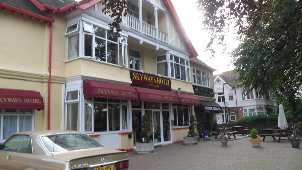 Skyways Hotel สลาว ภายนอก รูปภาพ
