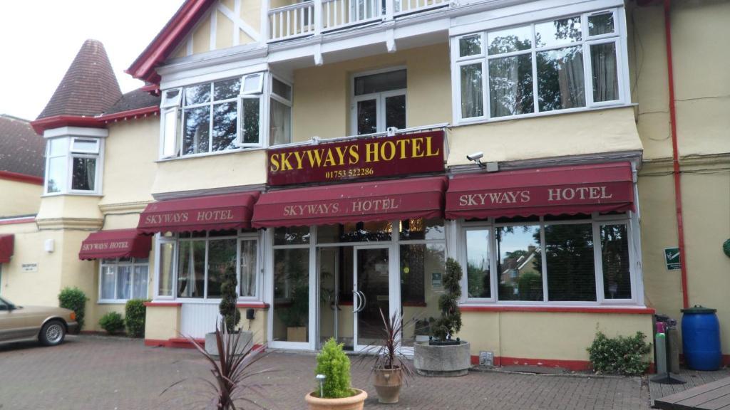 Skyways Hotel สลาว ภายนอก รูปภาพ